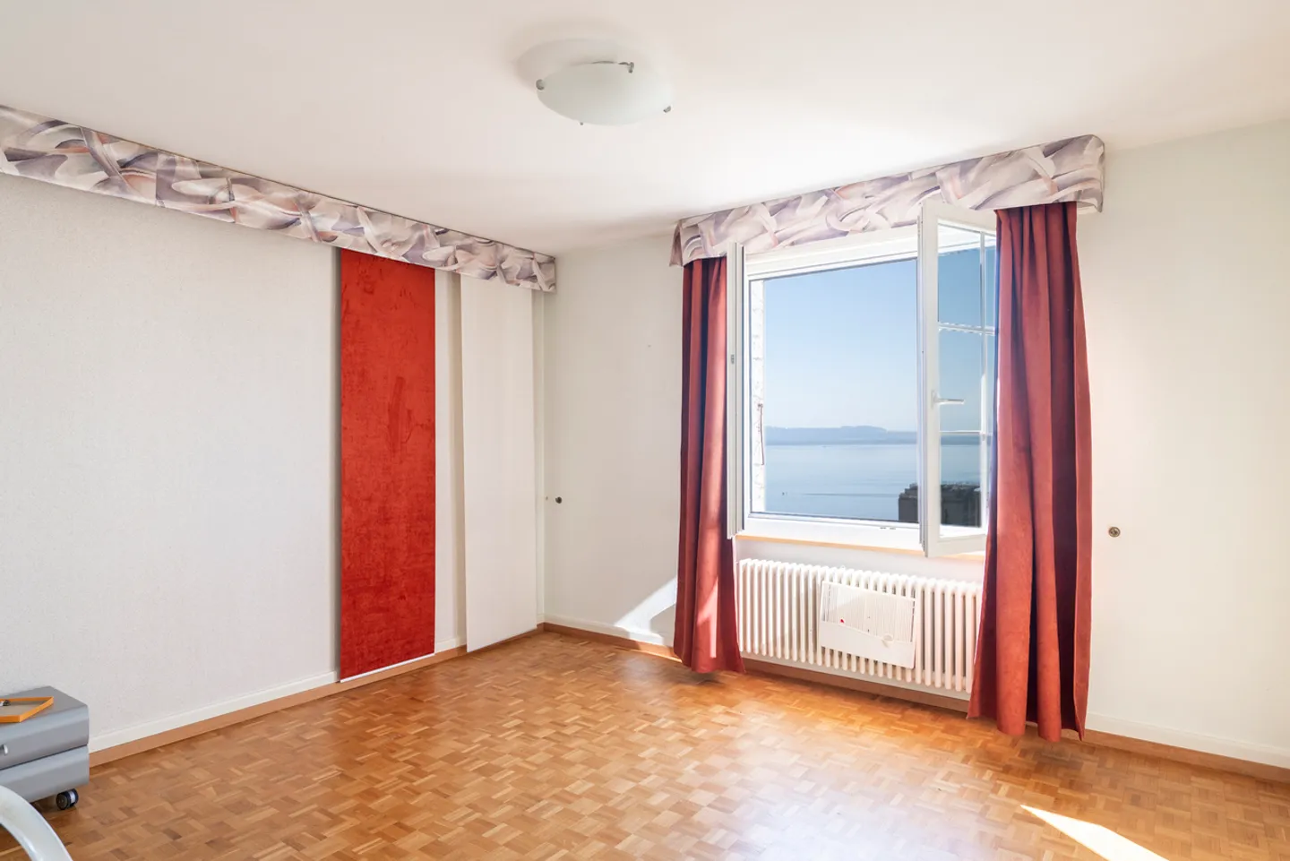 Stunning view of the lake and the Alps for this 7.5-room villa - Photo 5 of 13