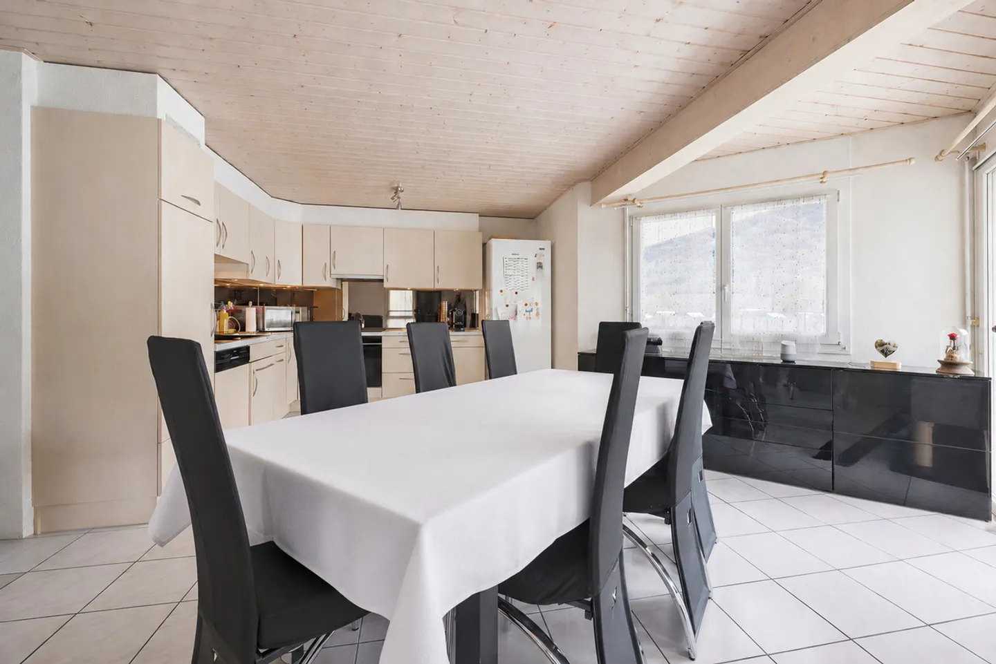 Penthouse with 4.5 rooms in the city center - Photo 4 of 12