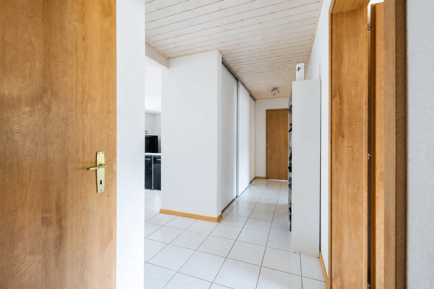 Penthouse with 4.5 rooms in the city center - Photo 3 of 12