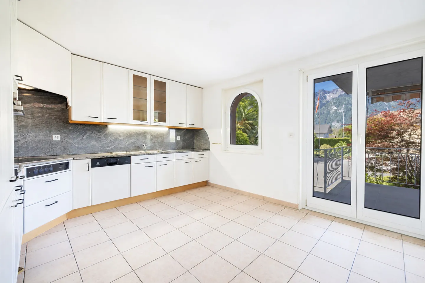 Individual villa with opportunity for 2 apartments in Noville - Photo 13 of 13