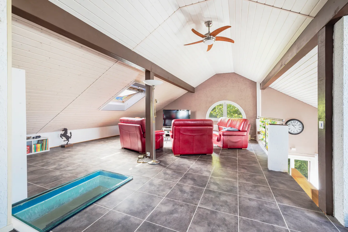 Individual villa with opportunity for 2 apartments in Noville - Photo 4 of 13