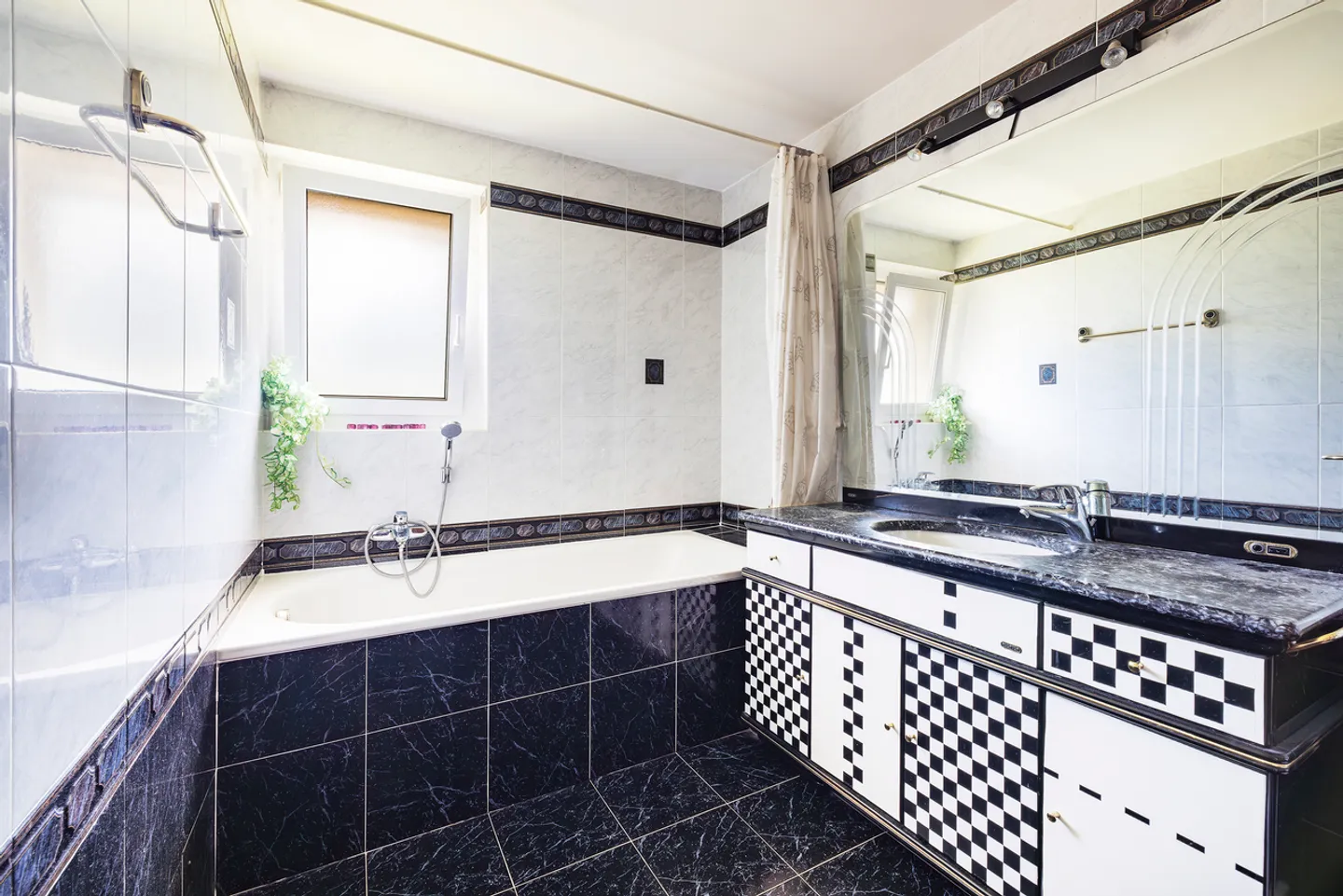 Individual villa with opportunity for 2 apartments in Noville - Photo 7 of 13