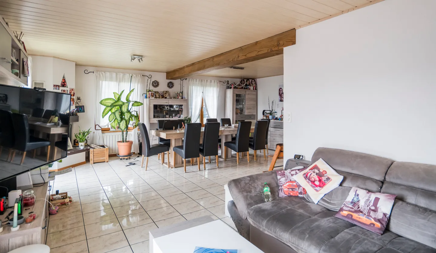 Très belle situation pour cette maison de 6.5 pièces - Photo 4 of 12