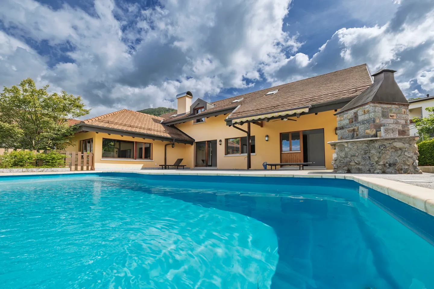 Villa d'exception de 9,5 pièces - Vue lac et montagnes sur la Riviera - Photo 1 sur 13