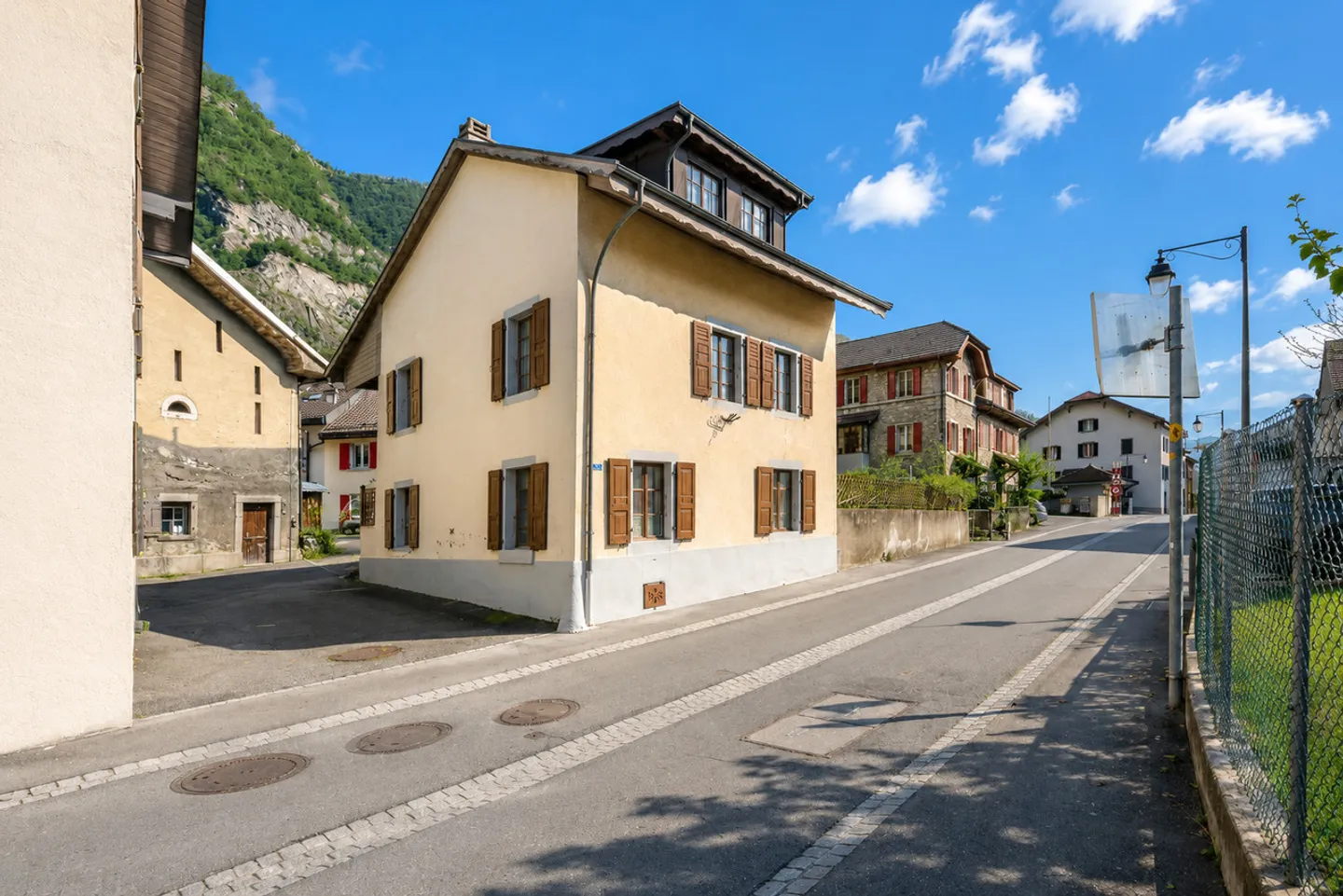 Dorfhaus im Herzen von Roche - Foto 7 von 13