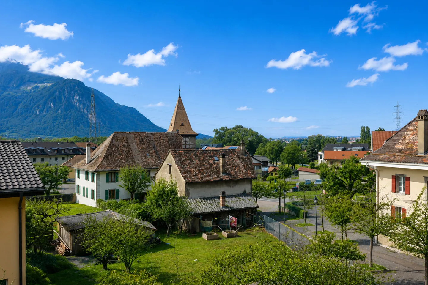 Dorfhaus im Herzen von Roche - Foto 1 von 13