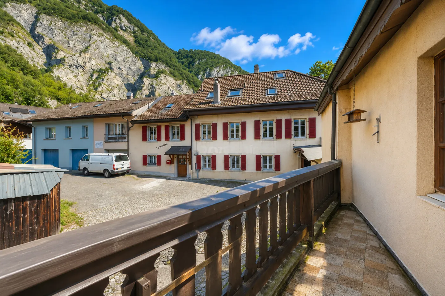 Dorfhaus im Herzen von Roche - Foto 3 von 13