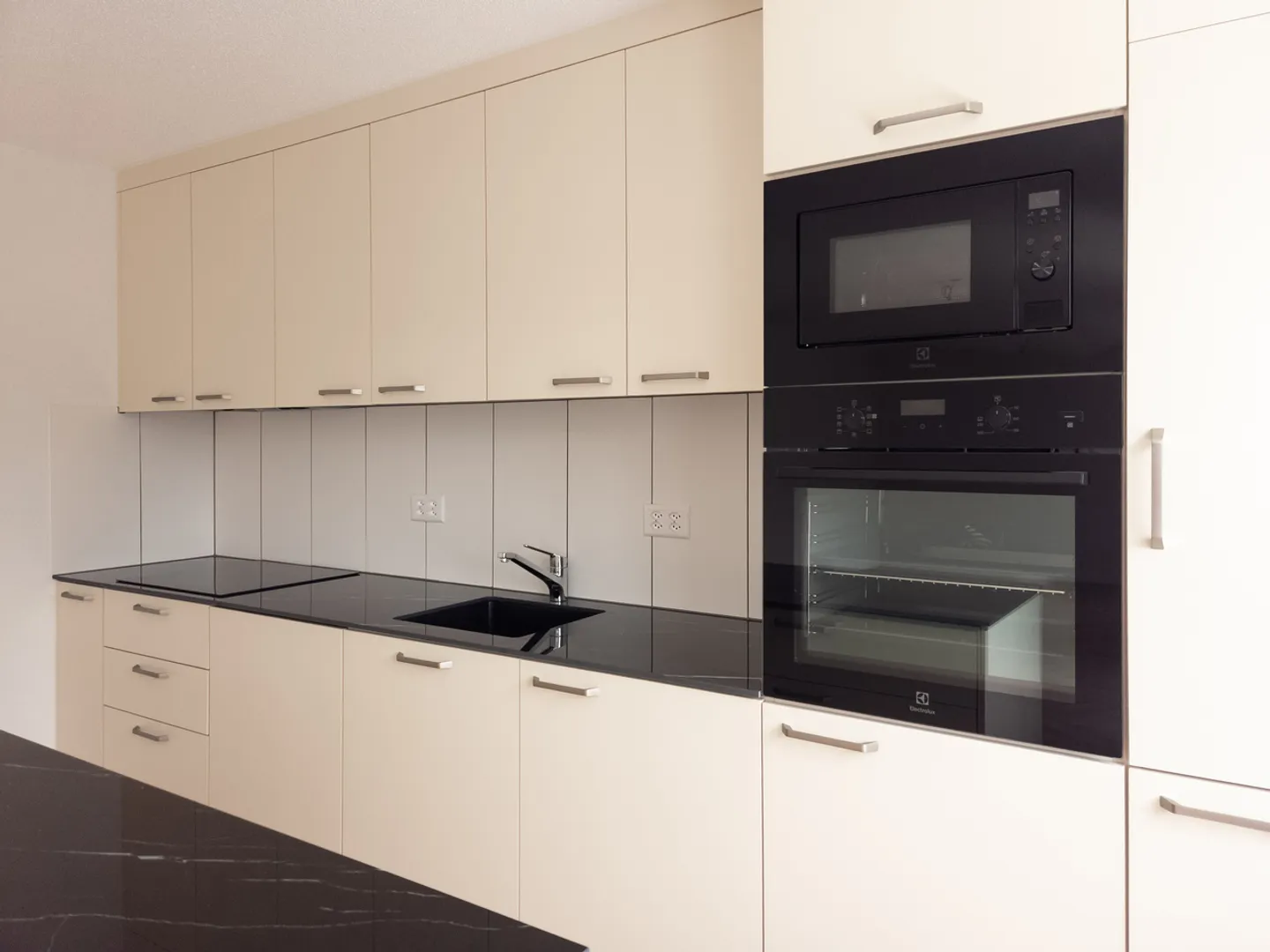 Grande villa entièrement rénovée de 7.5 pces - Photo 4 sur 13