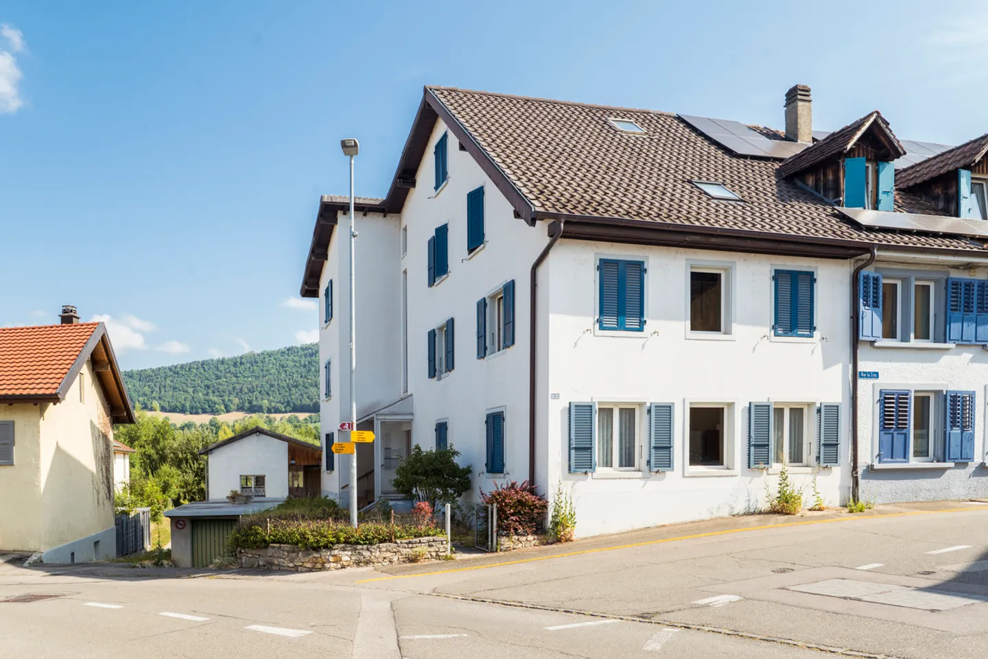 Maison avec potentiel de développement - Photo 1 sur 13
