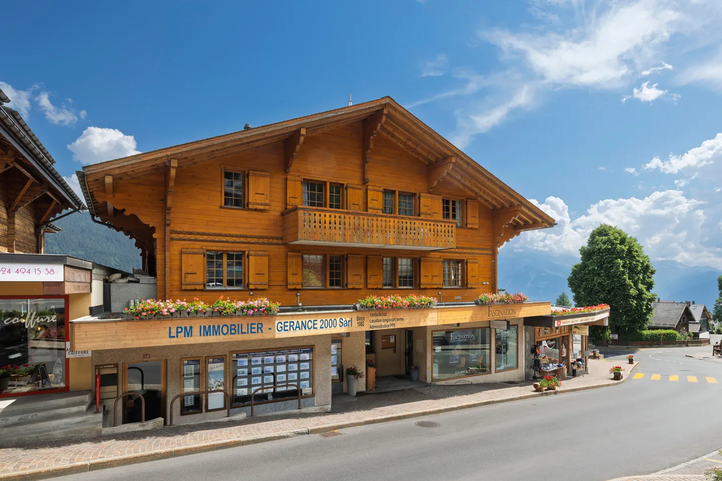 Charmante Chalet-Wohnung mit Kamin im Zentrum des Dorfes! - Foto 4 von 13