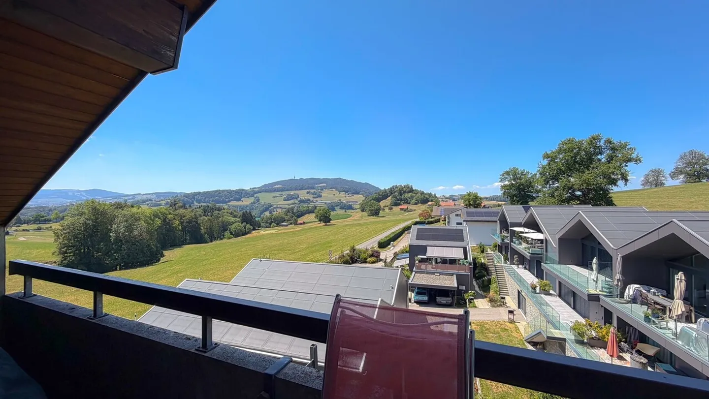 2.5-room apartment on the top floor with balcony and garage - Photo 6 of 11