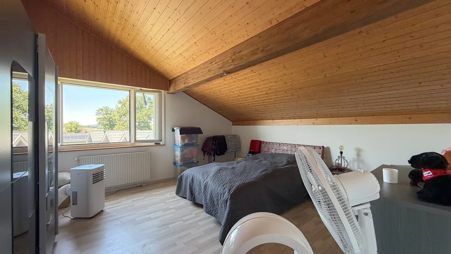 2.5-room apartment on the top floor with balcony and garage - Photo 9 of 11