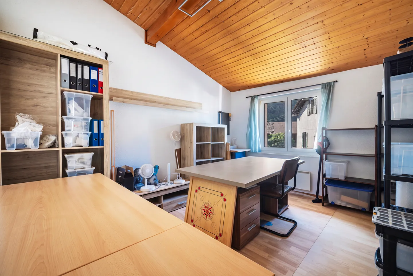UN RIFUGIO DI PACE PER QUESTA VILLA DI 4.5 STANZE - Foto 11 di 13