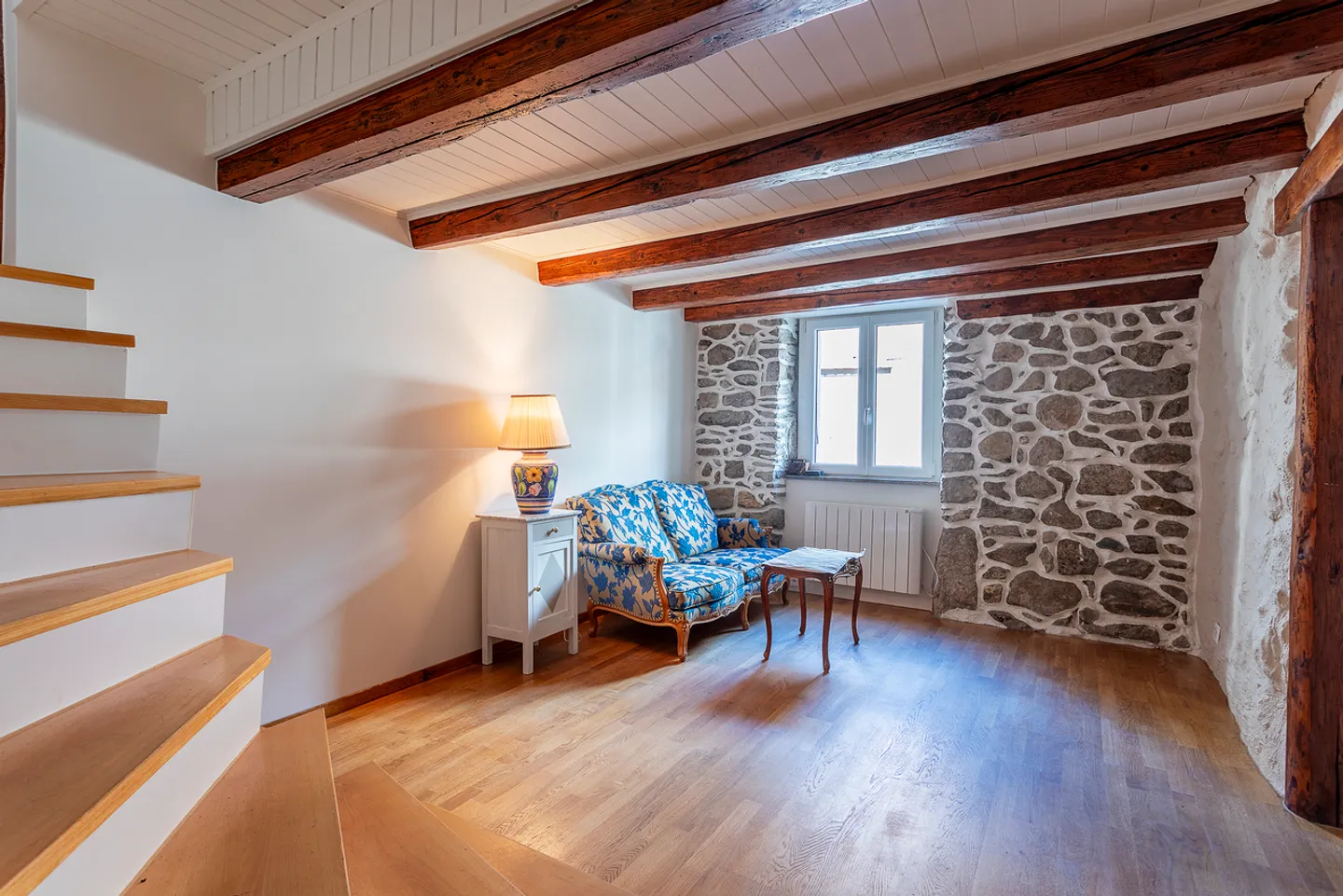 Maison de village rénovée | Volumes, charme et authenticité - Photo 5 sur 9