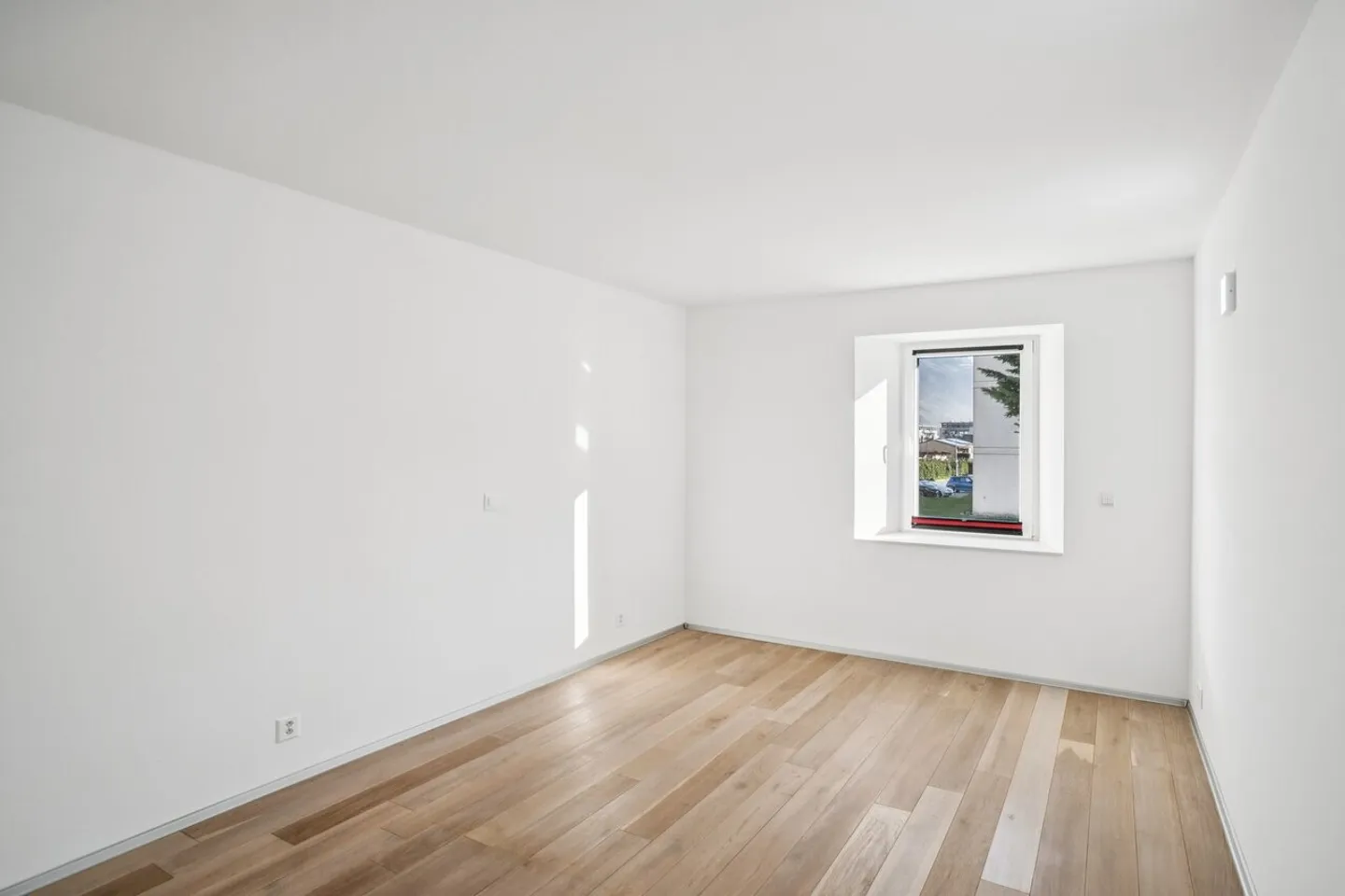 Un appartamento di 4.5 stanze affascinante con balcone - Foto 4 di 8