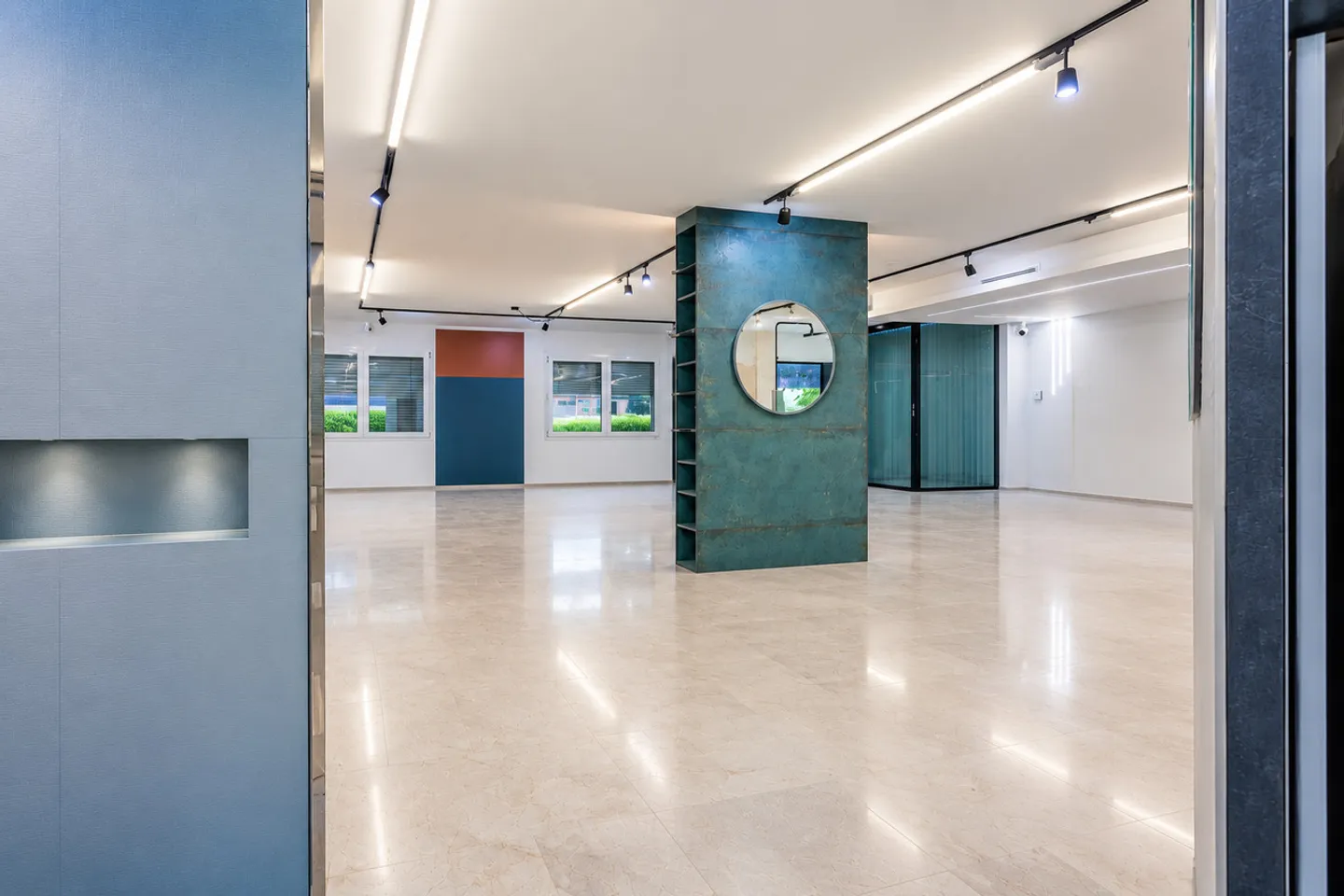 Surface rénovée de 100 m² - Usage professionnel ou projet résidentiel - Foto 2 von 8