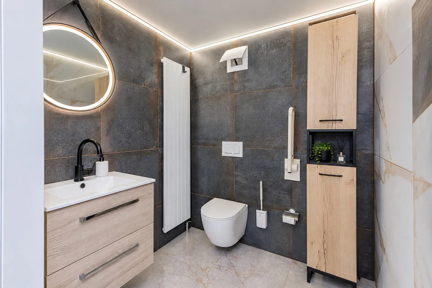 Surface rénovée de 100 m² - Usage professionnel ou projet résidentiel - Foto 6 von 8