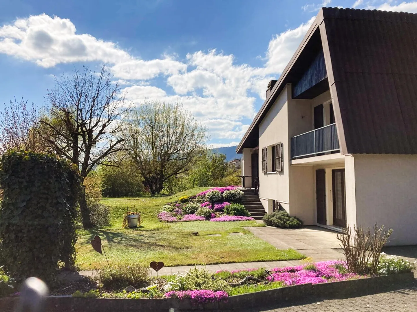 Individual villa with 7 rooms and large garden - Photo 1 of 13