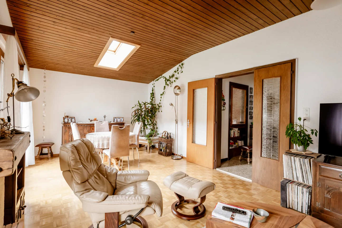 Individual villa with 7 rooms and large garden - Photo 4 of 13
