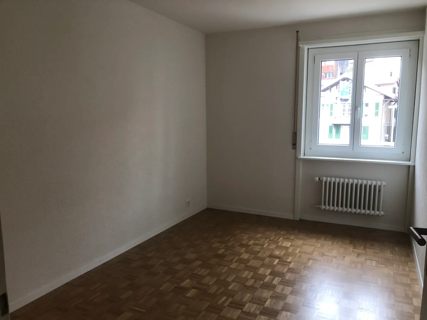 Prébarreau 5 - Apartment 4 rooms close to the train station completely renovated - Photo 7 of 9