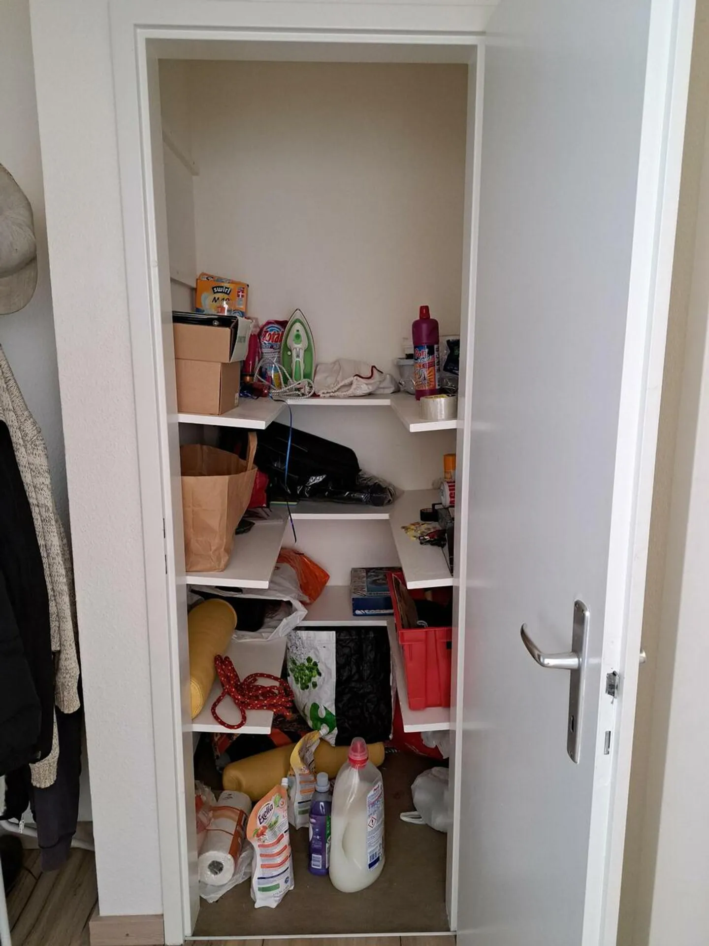 Nice 2.5 rooms with balcony just steps from the lake with elevator - Photo 10 of 10