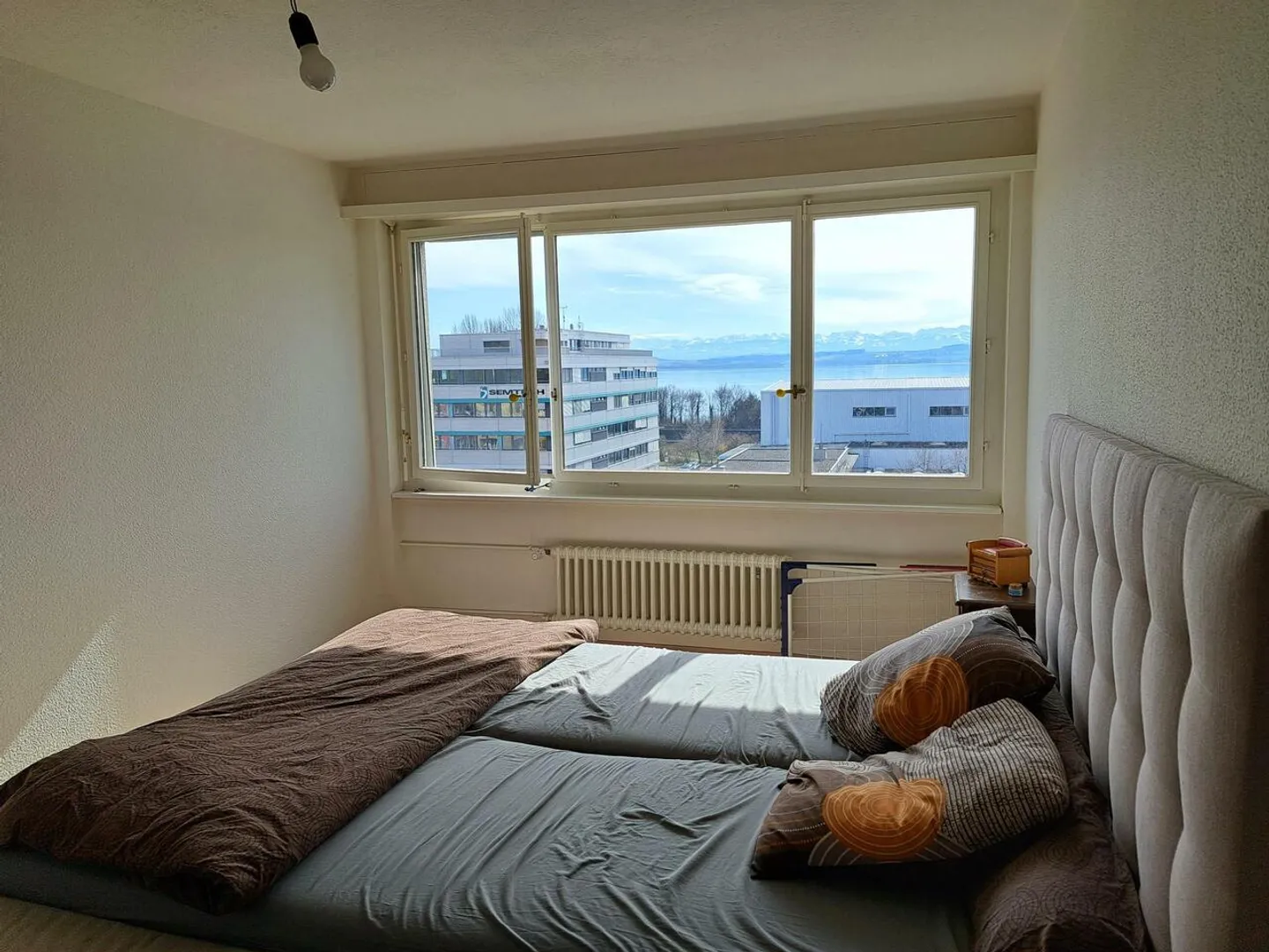 Nice 2.5 rooms with balcony just steps from the lake with elevator - Photo 7 of 10