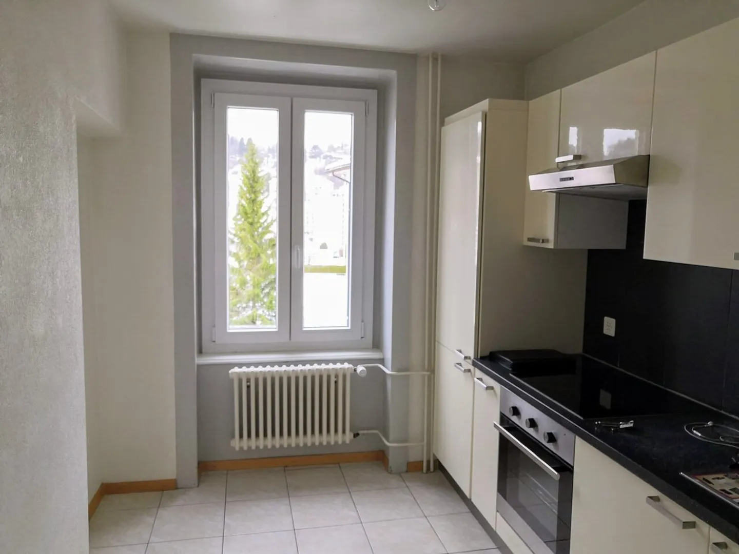 3-room apartment with balcony 2nd floor without elevator - Photo 1 of 12