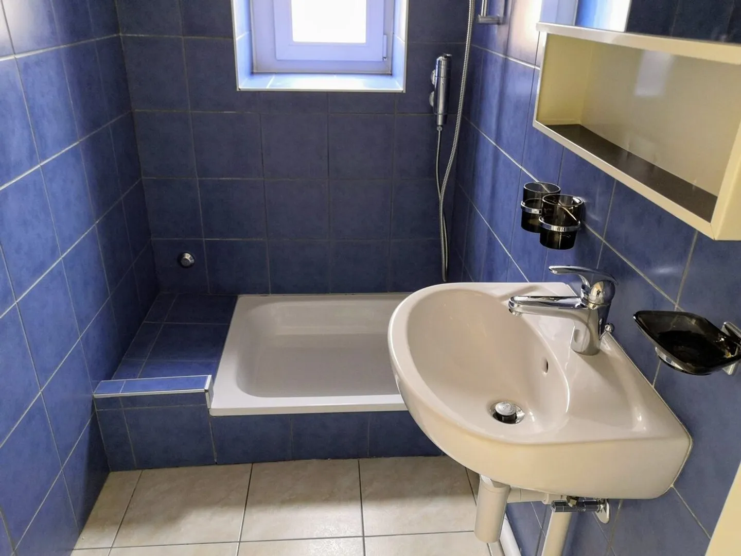 3-room apartment with balcony 2nd floor without elevator - Photo 9 of 12