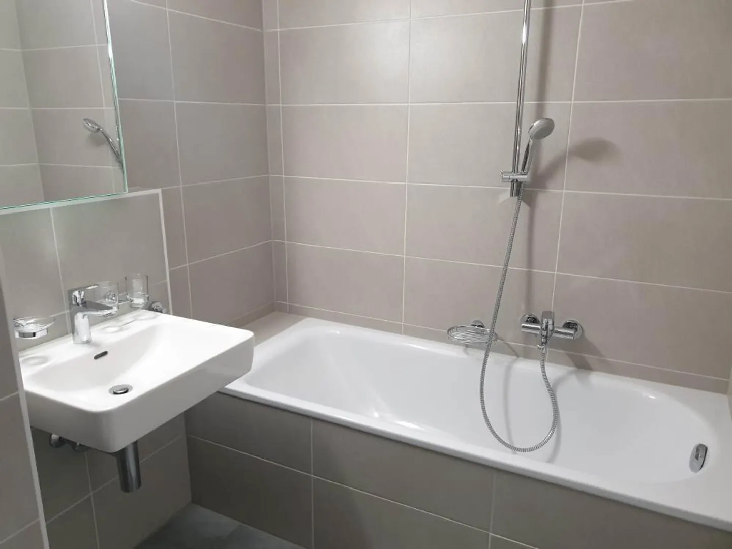 Incantevole appartamento di 3,5 locali con grande balcone - Foto 5 di 8