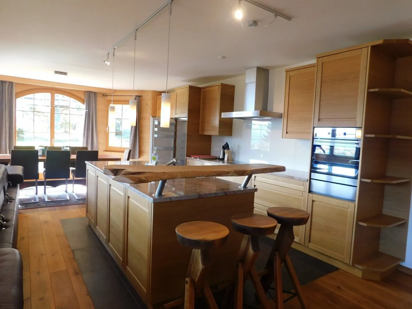 Hochwertige möblierte Wohnung mit 4,5 Zimmern - Foto 3 von 13