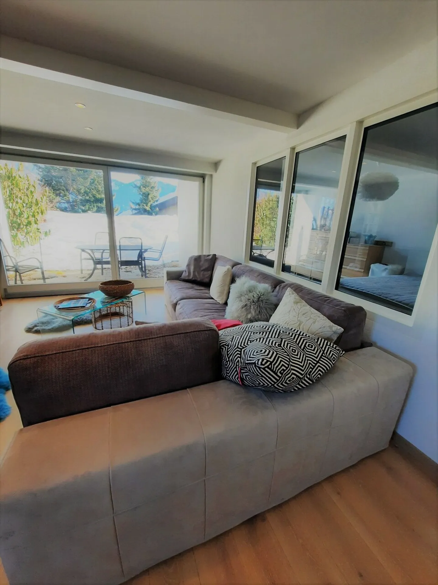 Charming 2.5 Room Apartment - Photo 3 of 5