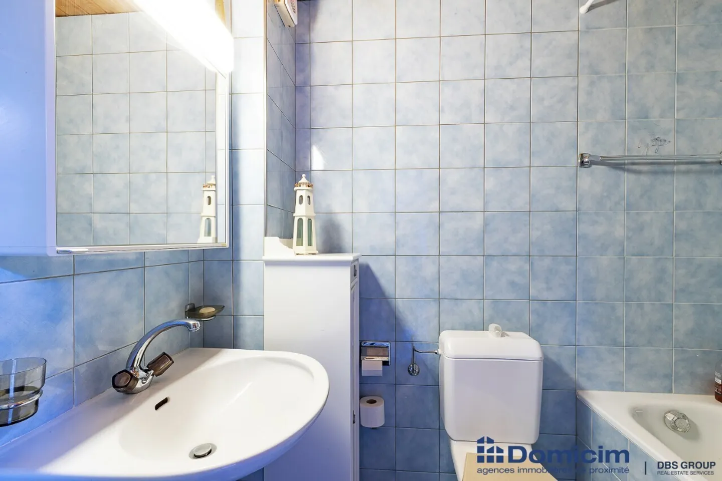 Unfurnished Studio with Terrace - Photo 3 of 5