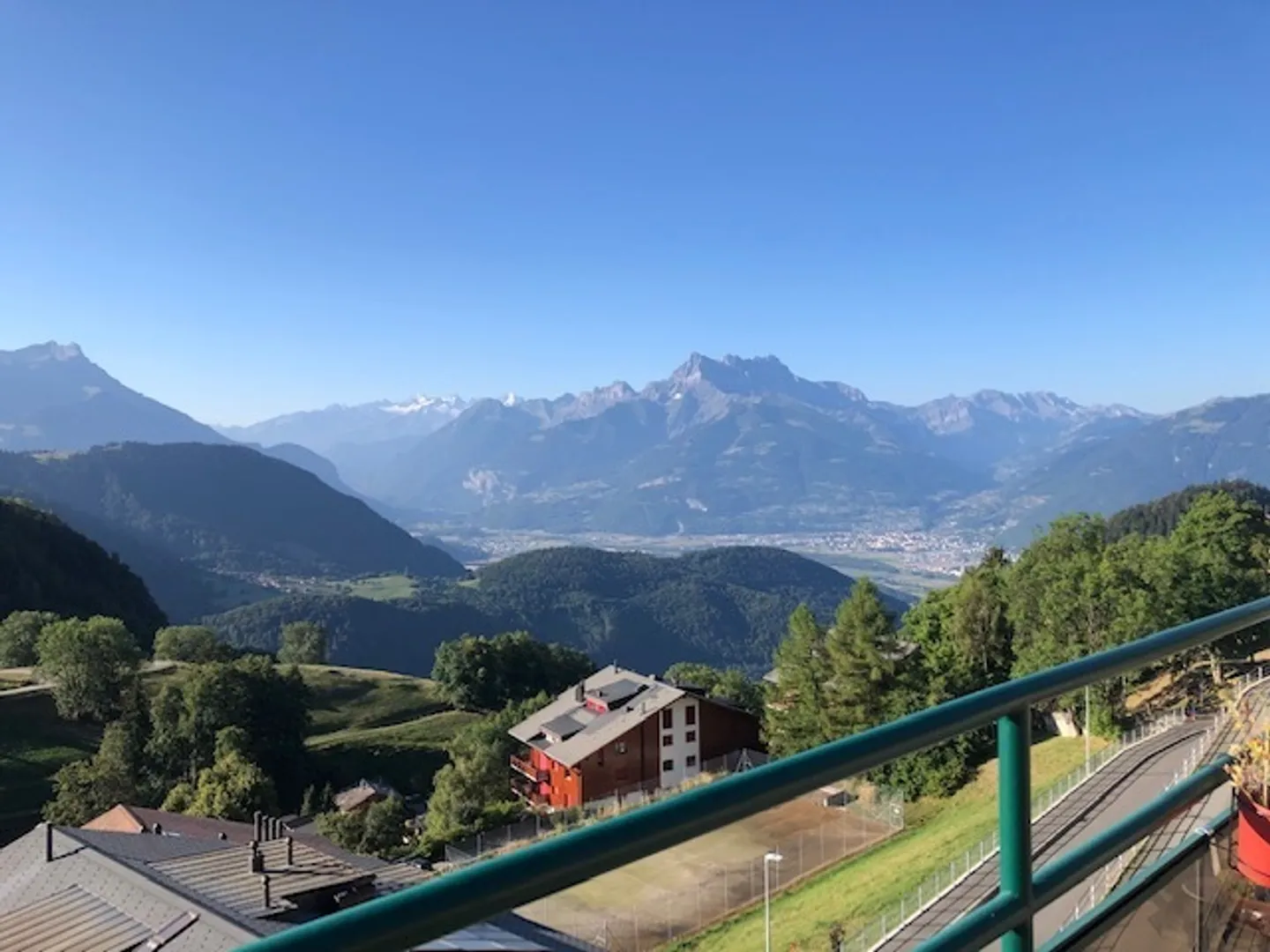 Unfurnished Studio with Terrace - Photo 5 of 5