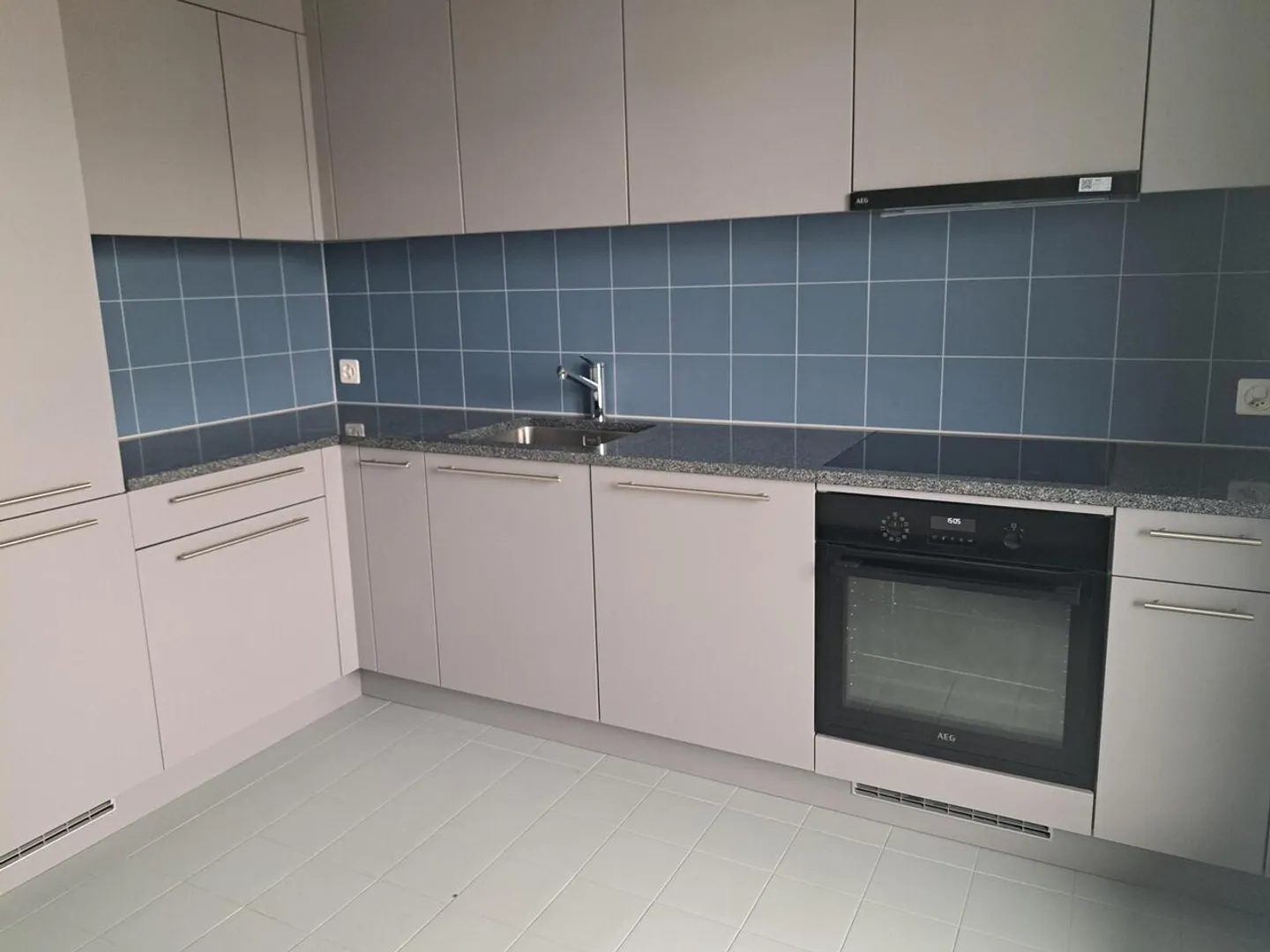 RENOVIERTES WOHNUNG MIT BALKON UND AUFZUG - Foto 2 von 9