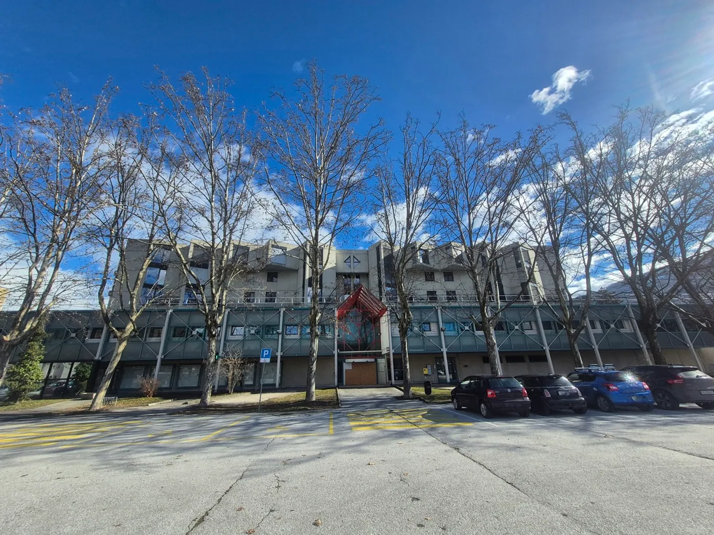 LOCALI COMMERCIALI A SION - IN COSTRUZIONE - Foto 1 di 4