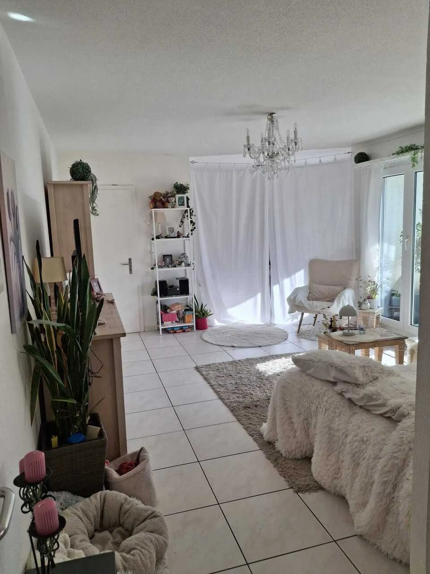 DA AFFITTARE - AMPIO STUDIO A SIERRE - Foto 9 di 10