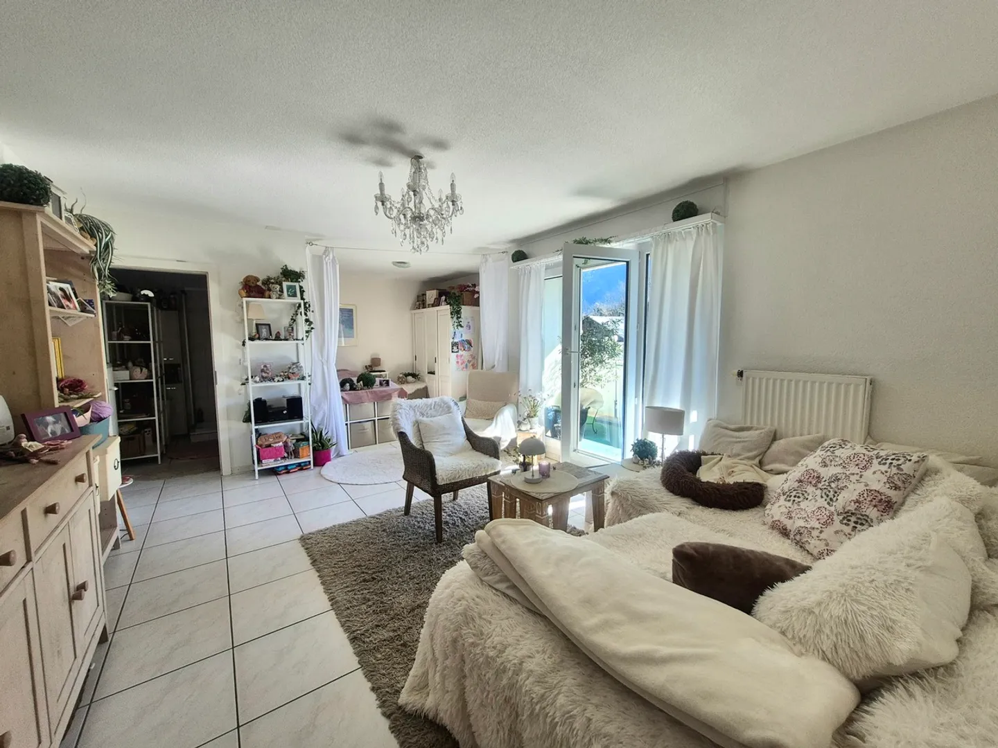 DA AFFITTARE - AMPIO STUDIO A SIERRE - Foto 2 di 10