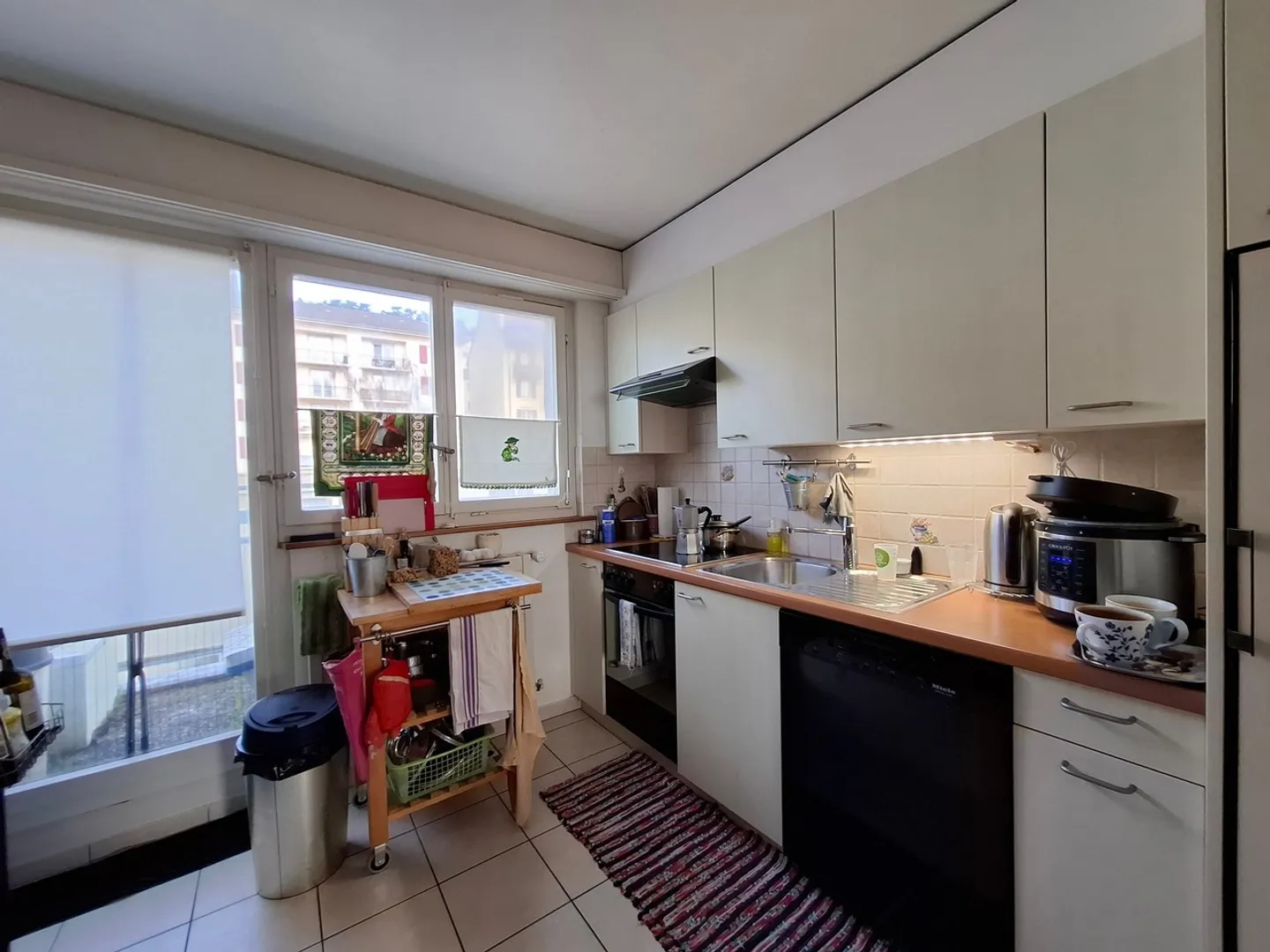 3-room penthouse apartment close to the train station - Photo 2 of 9