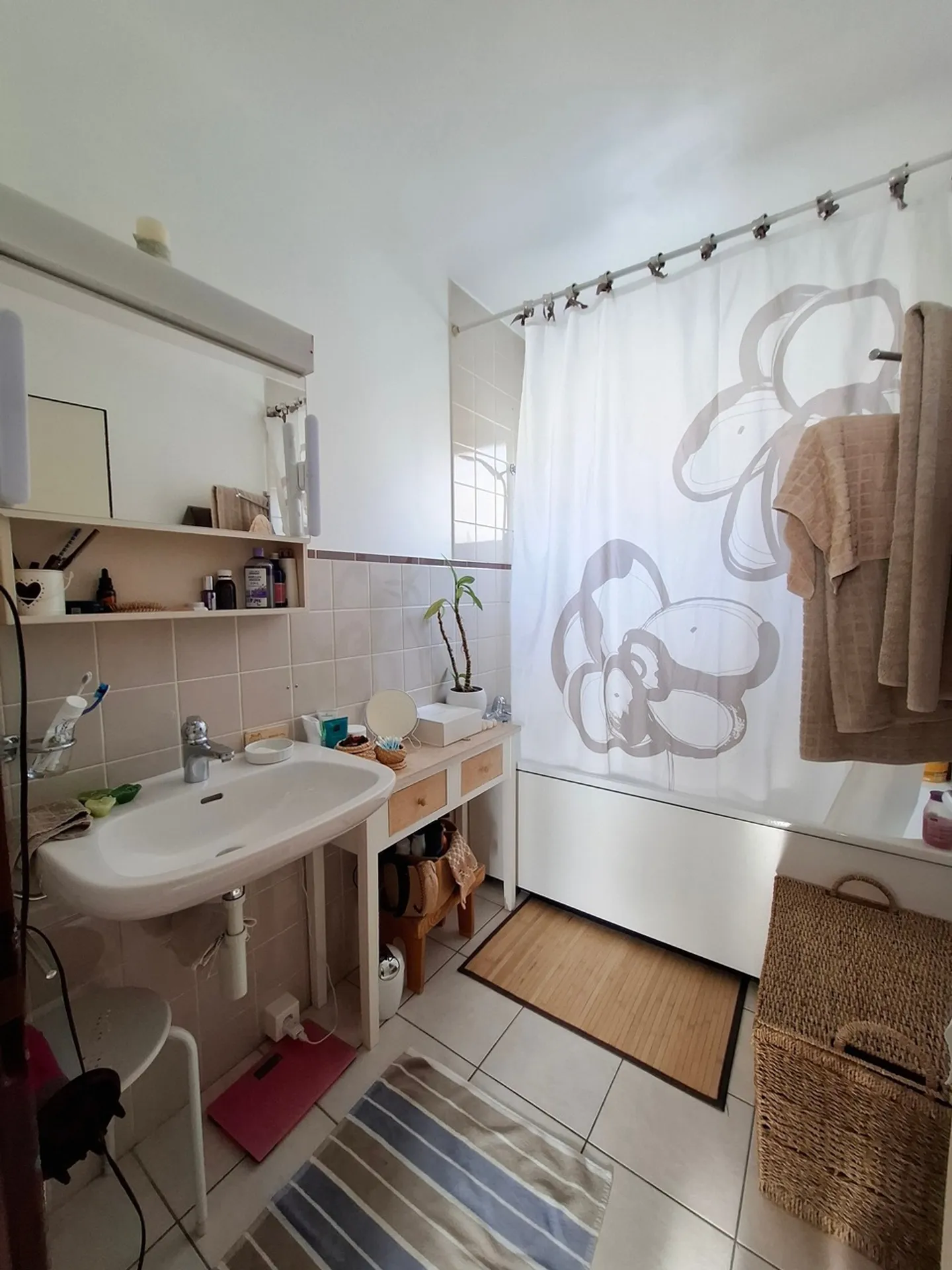 3-room penthouse apartment close to the train station - Photo 9 of 9