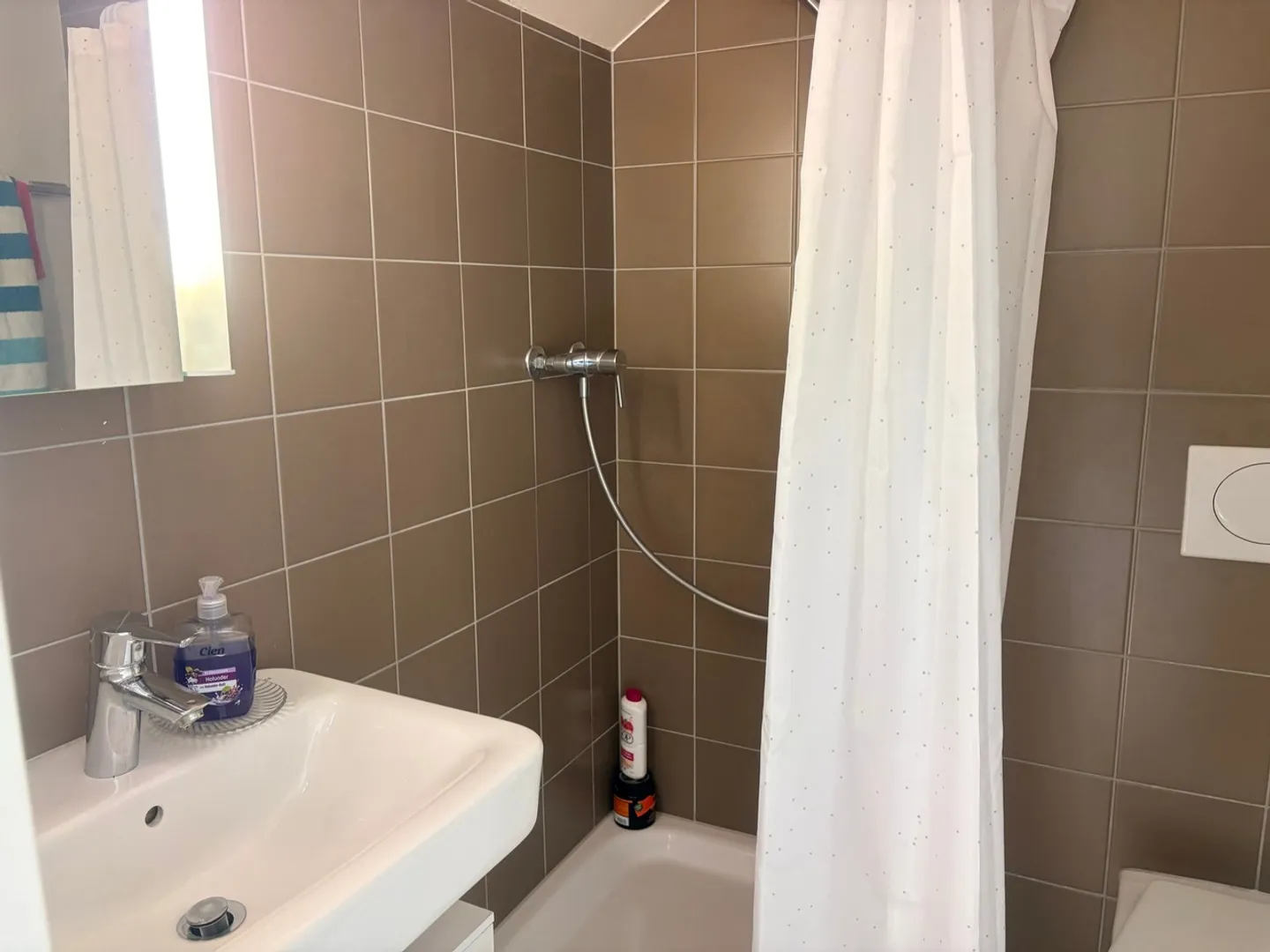 STUDIO SOTTO I TETTI VICINO AL LAGO SENZA ASCENSORE - Foto 4 di 5