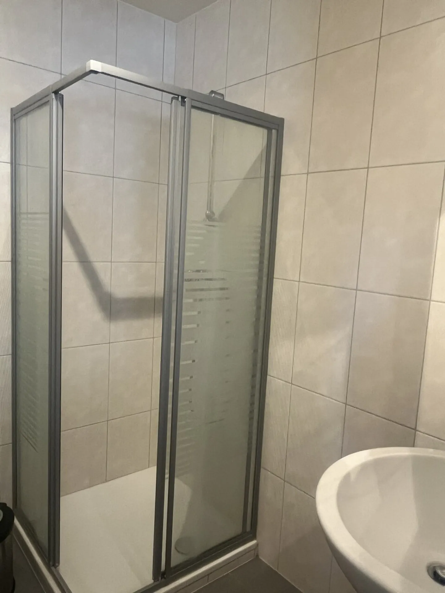 Cosy semi-furnished studio. Year-round rental - Photo 3 of 4