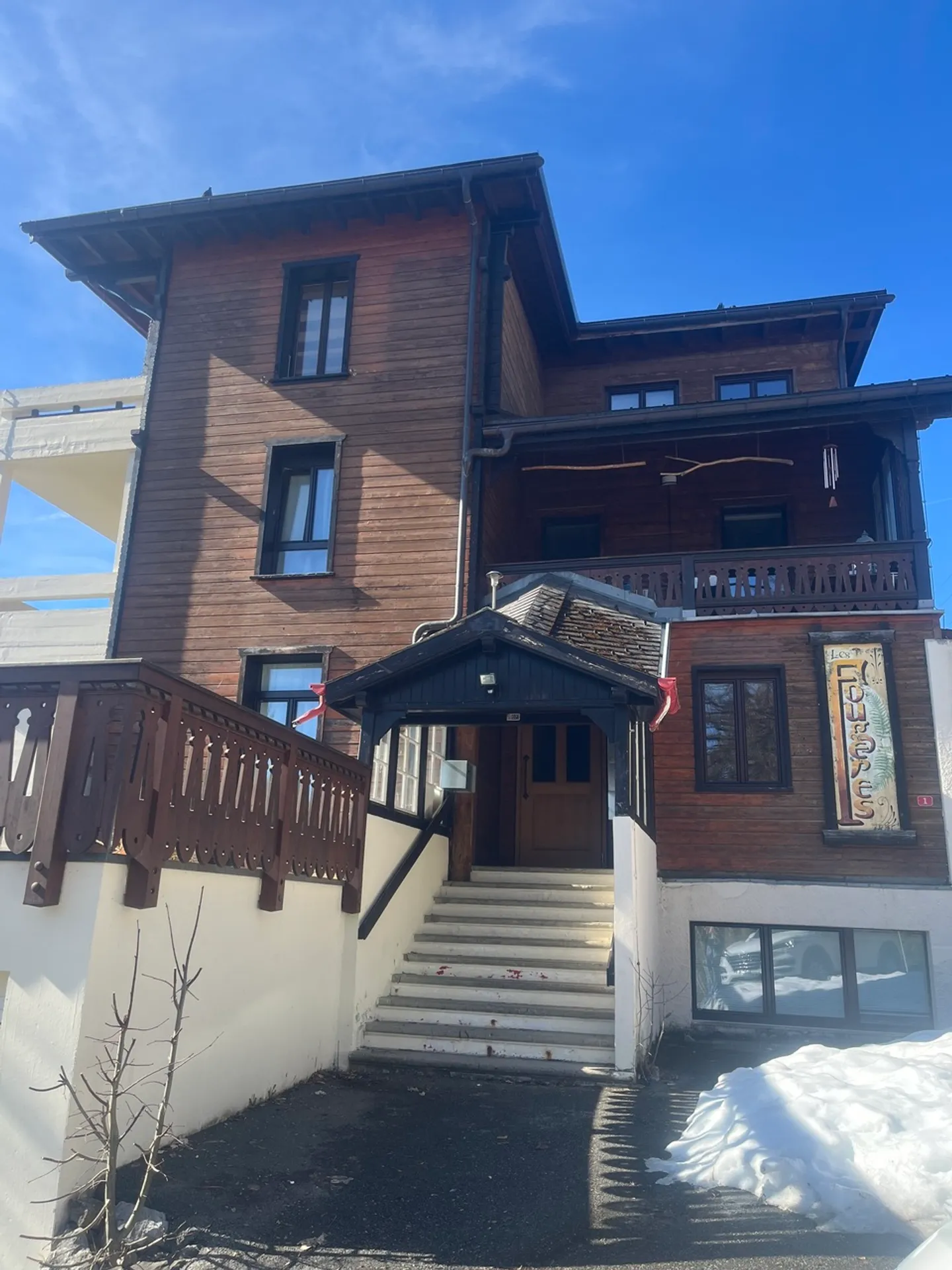 Cosy semi-furnished studio. Year-round rental - Photo 2 of 4