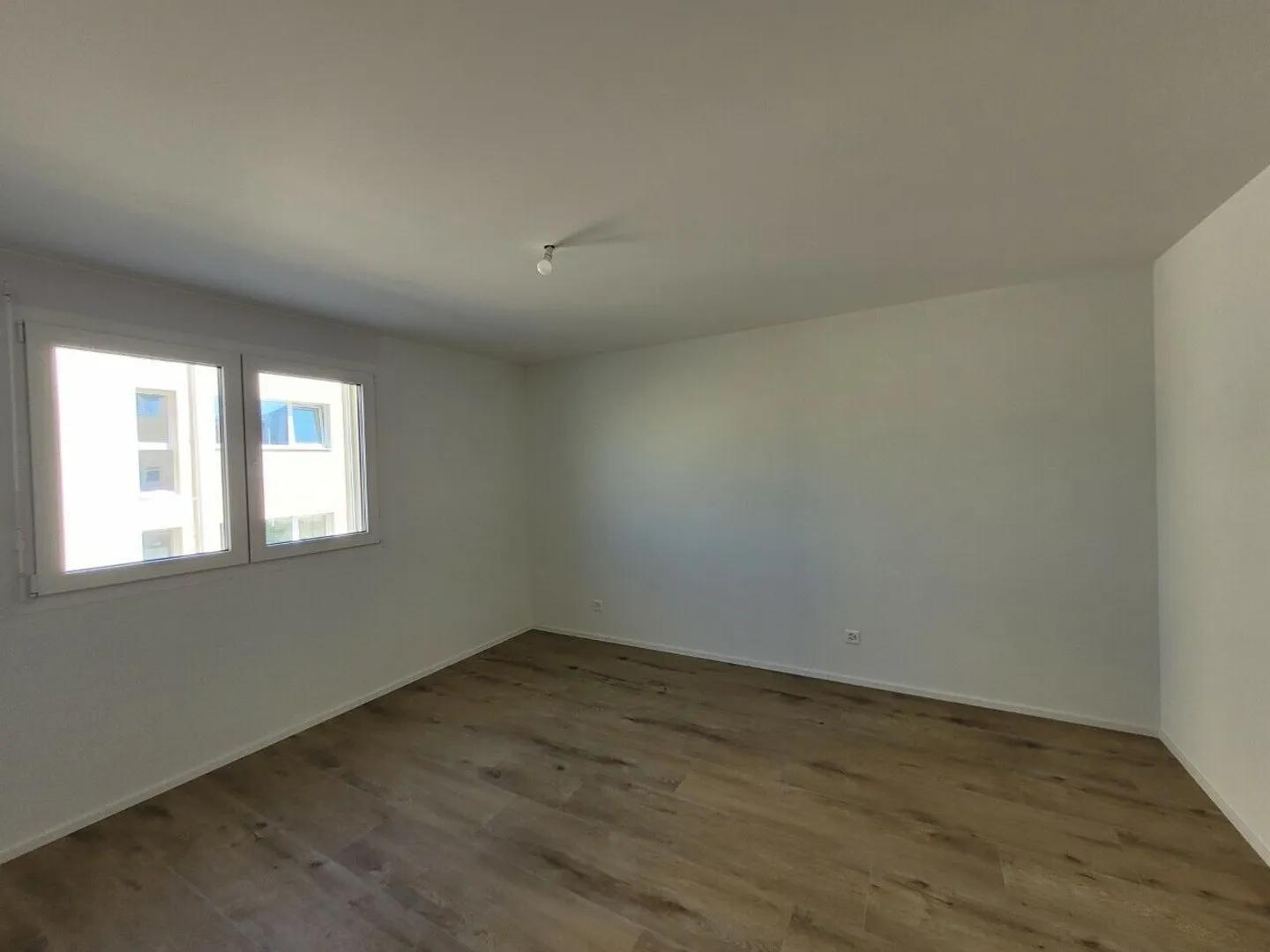 Charmant appartement 2.5 pièces - Photo 3 sur 4