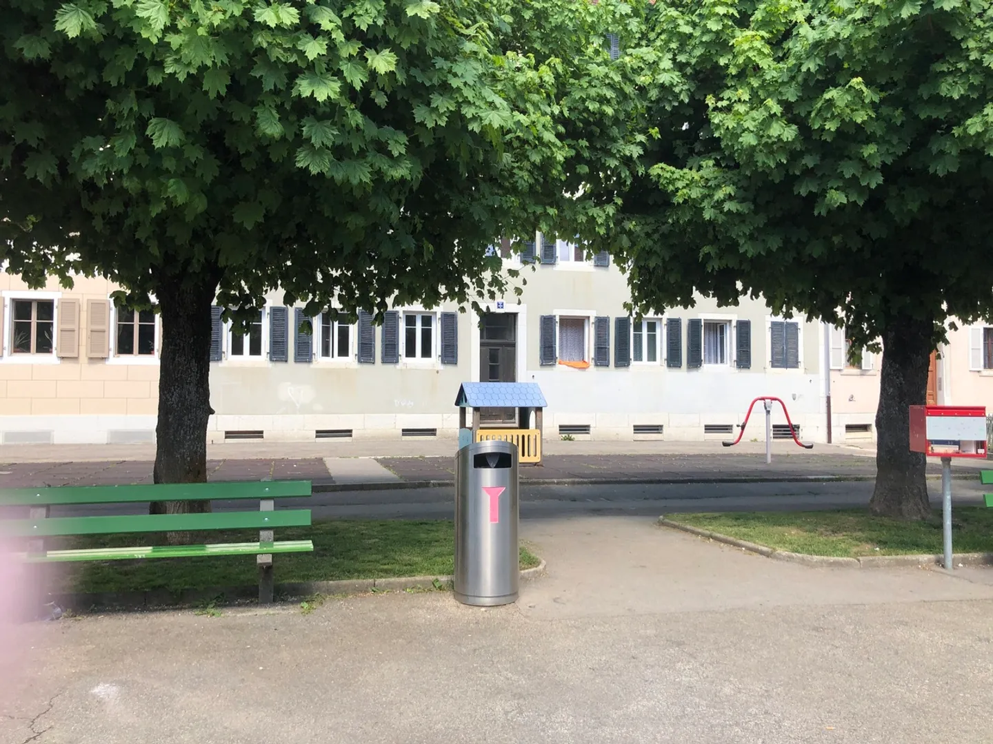 Rue du Puits 18, 3-room apartment 2nd floor with refurbished paintings - Photo 7 of 8