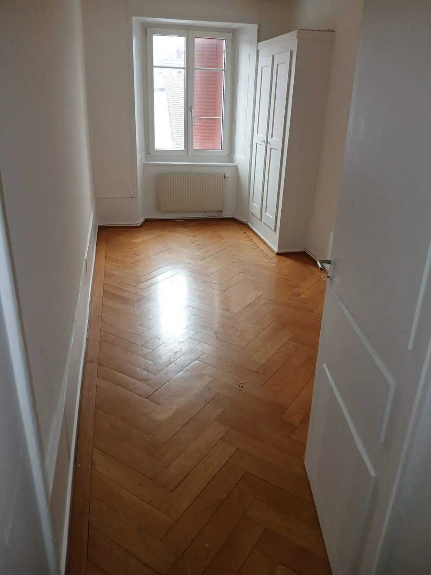 Rue du Puits 18, 3-room apartment 2nd floor with refurbished paintings - Photo 5 of 8