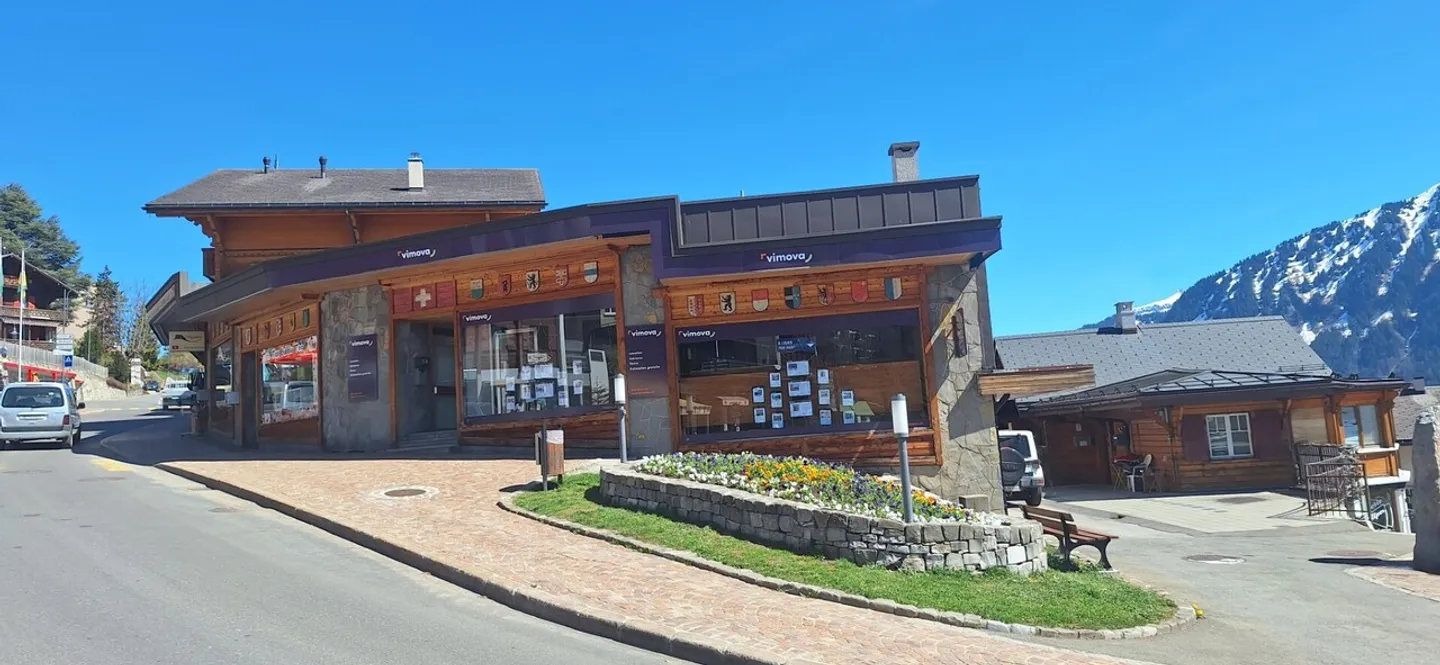 Gewerbliche Räumlichkeiten im Herzen des Dorfes - Foto 1 von 2