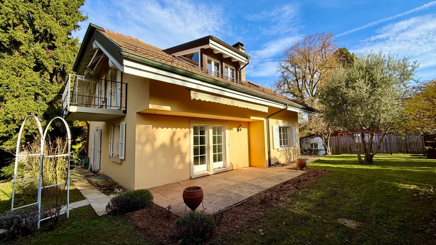 Villa Soleil! Between lake, nature, and comfort... - Photo 1 of 12