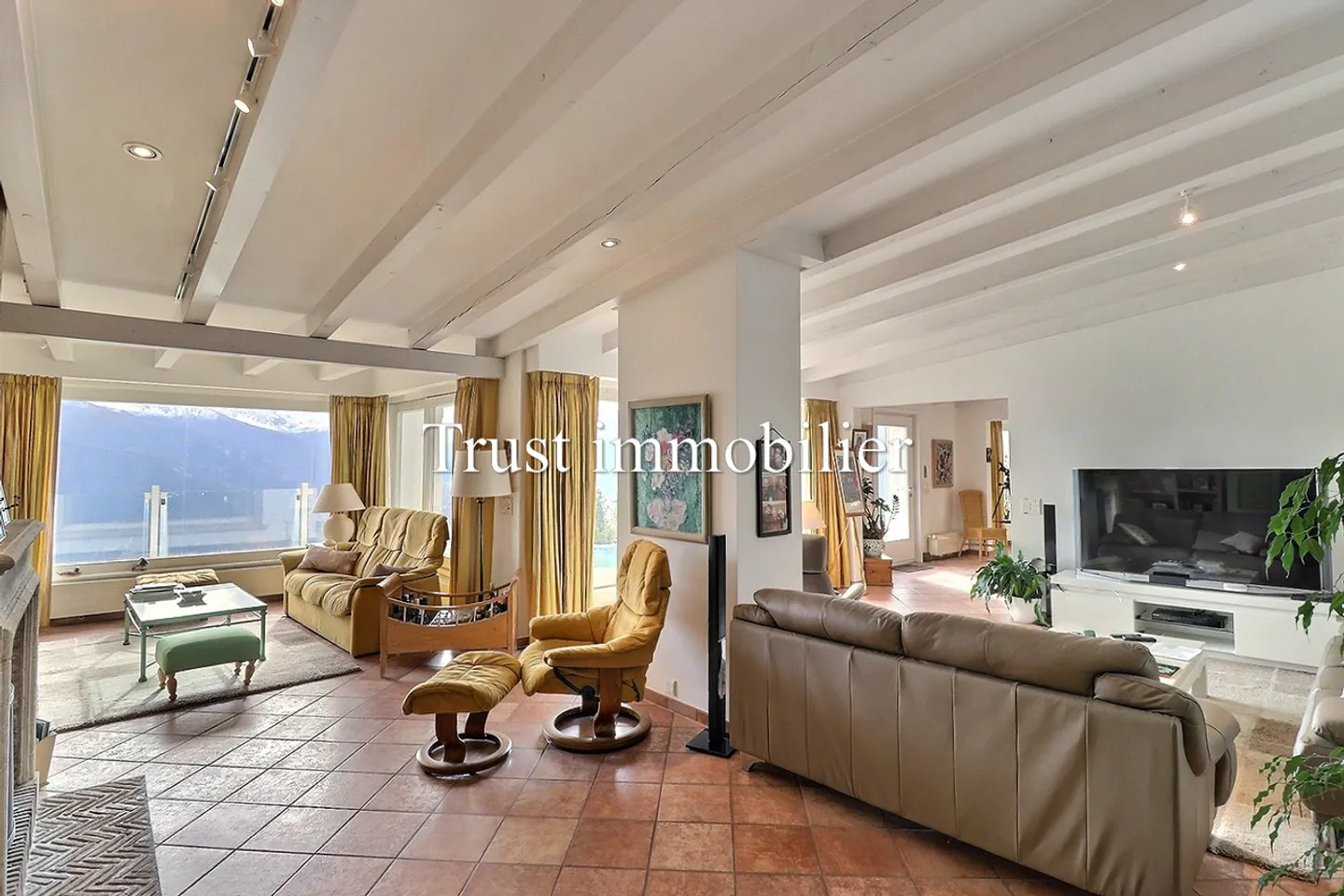 5004. Panoramic view from this vast penthouse, SKI IN / OUT - Photo 8 of 13