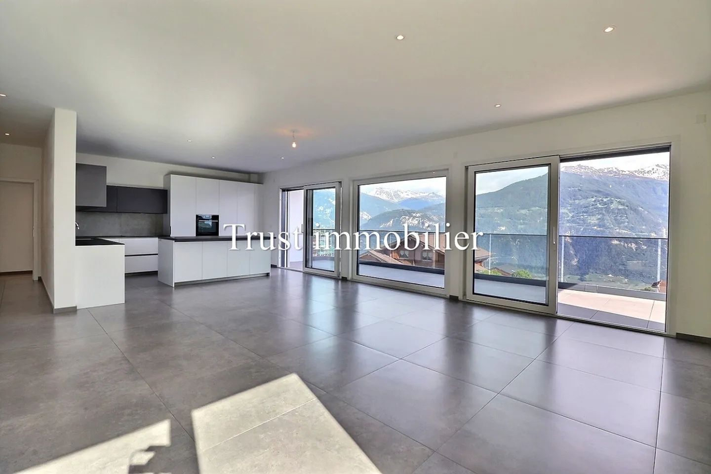 6024. Bella casa nuova a Chermignon d'en Haut - Foto 1 di 13