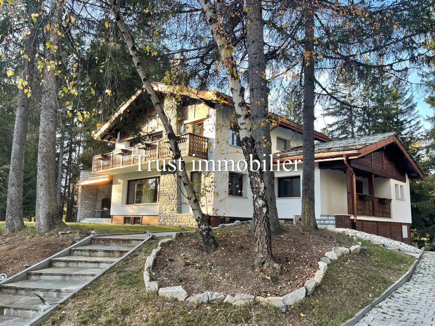 1.6007L. Chalet in affitto nel centro di Crans - Foto 1 di 13